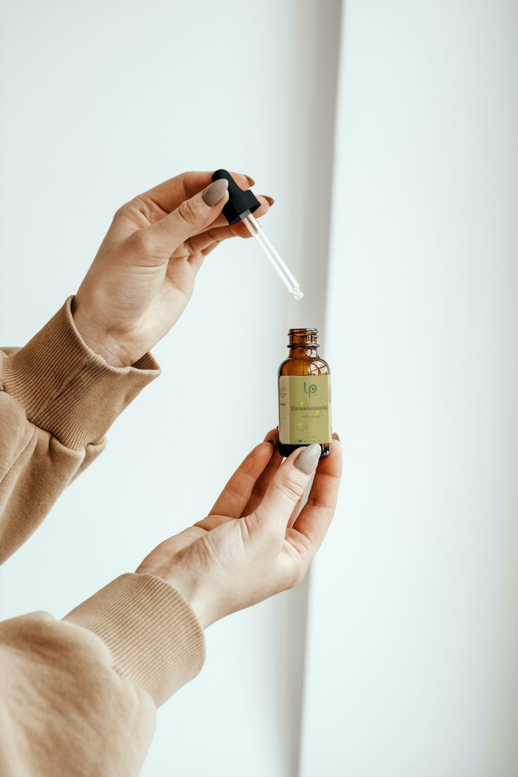 Mukhāharam SWARNABASMA